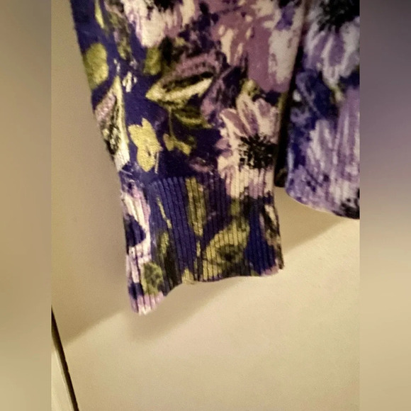 Talbots Purple Floral Crewneck Button Front Cardigan Size Medium Petite - Picture 2 of 10